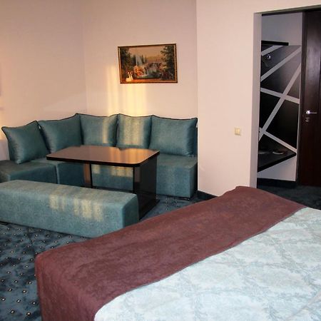 Nice Hotel Yerevan Exterior photo